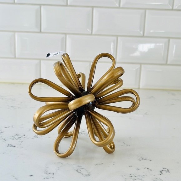 Pier 1 Gold Small Metal Loop Figurine - Picture 5 of 9
